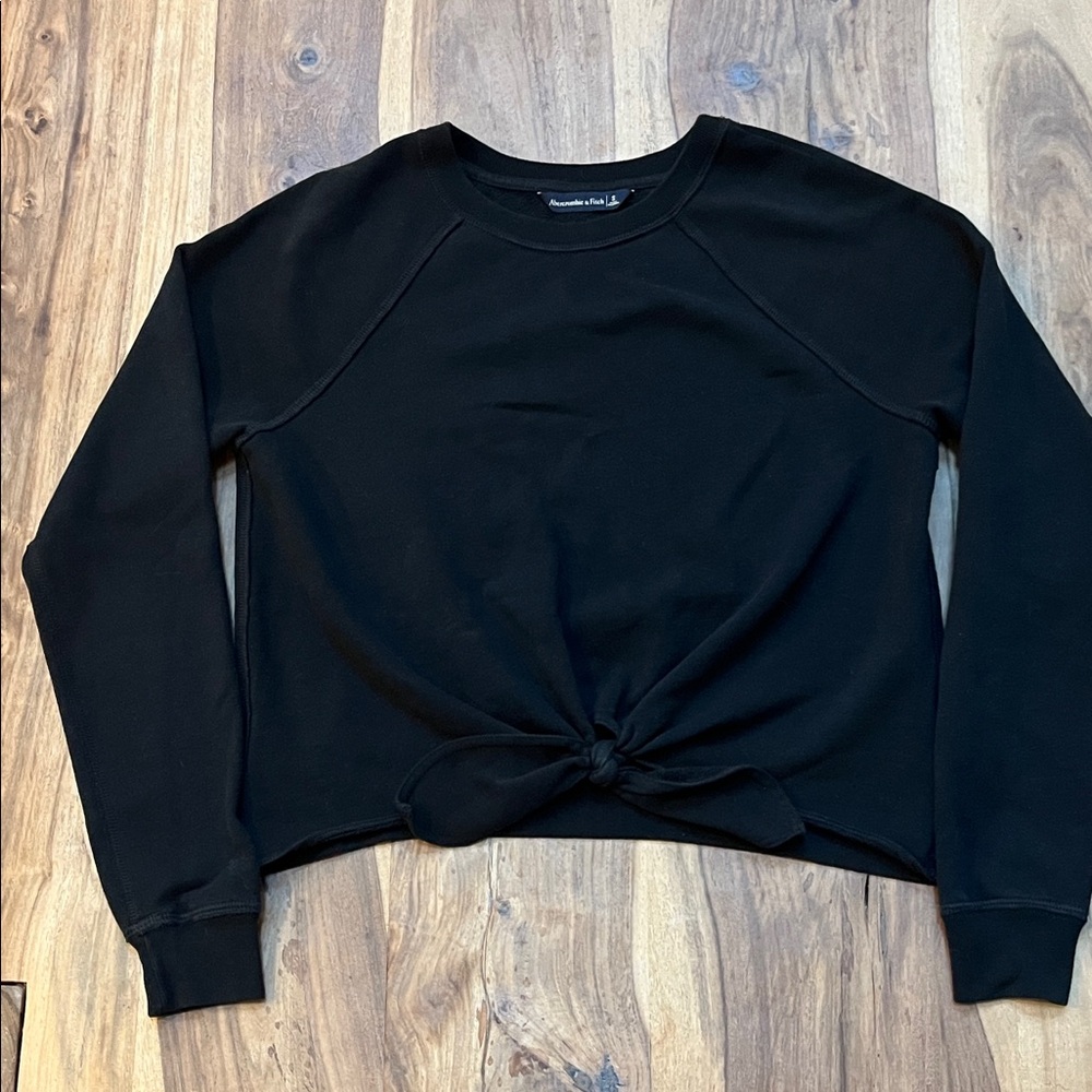 Abercrombie & Fitch Women's Black Knotted Sweatshirt